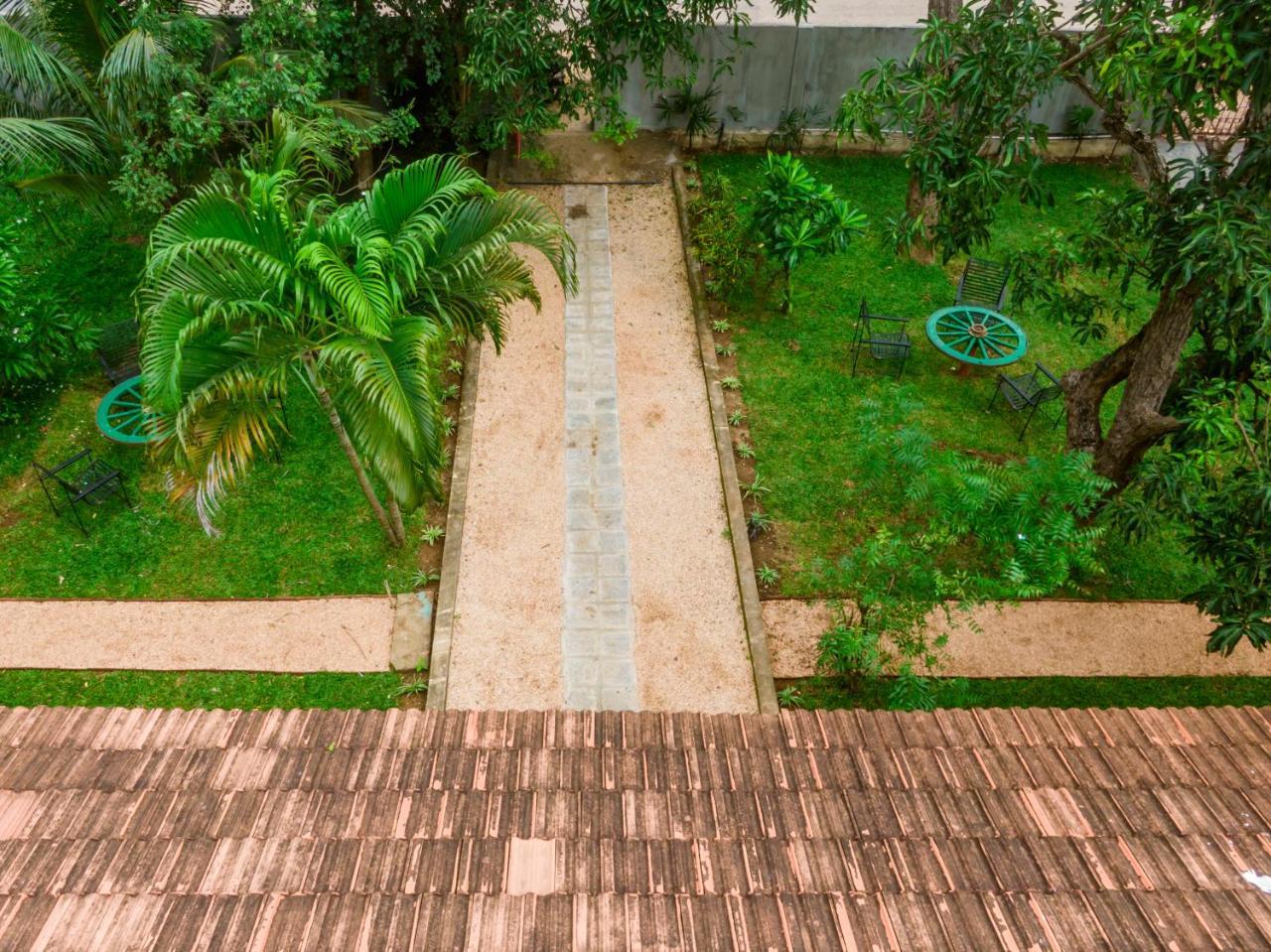 Thambu Illam Hotel Jaffna Exterior photo